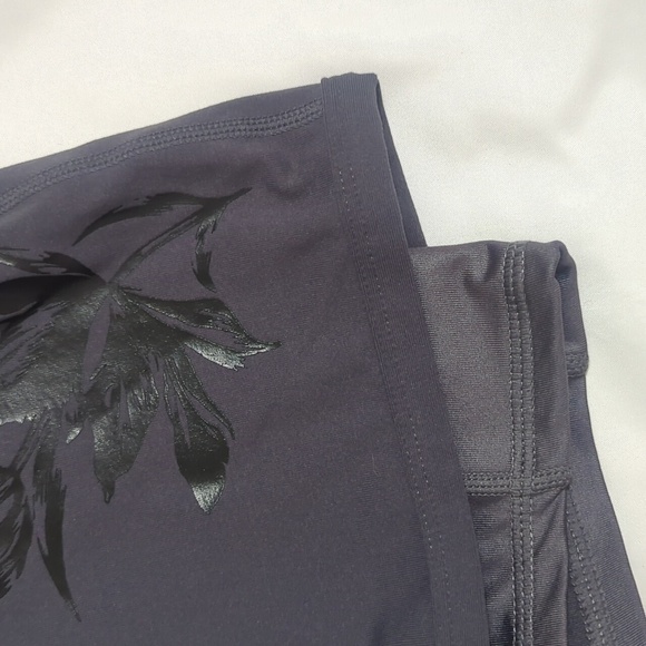 Fabletics Olesia Shine Short, Color Everglade Shine/Iron Size S - Picture 8 of 16